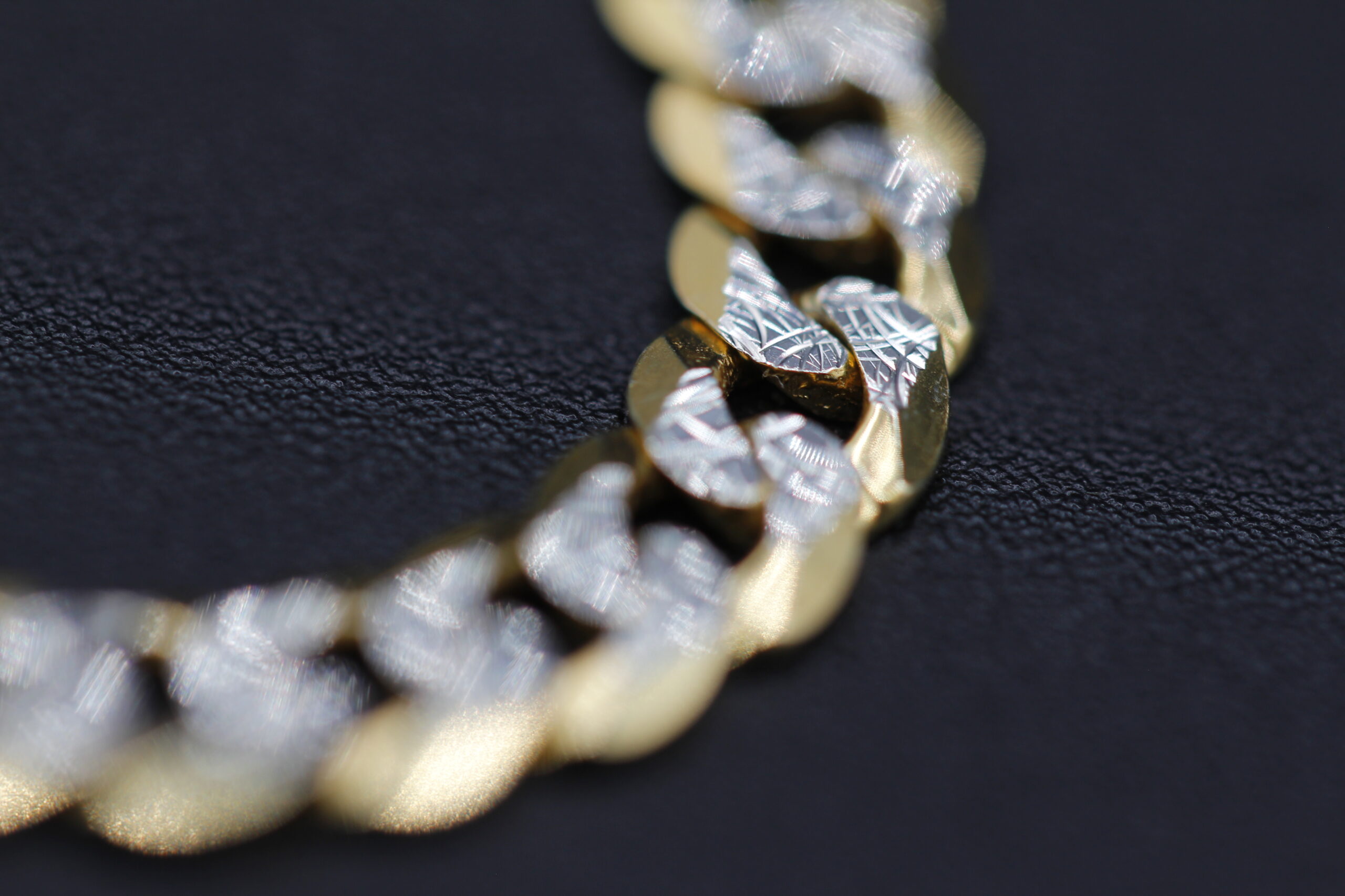 diamond cut 15 Cuban Link Bracelet - Image 1